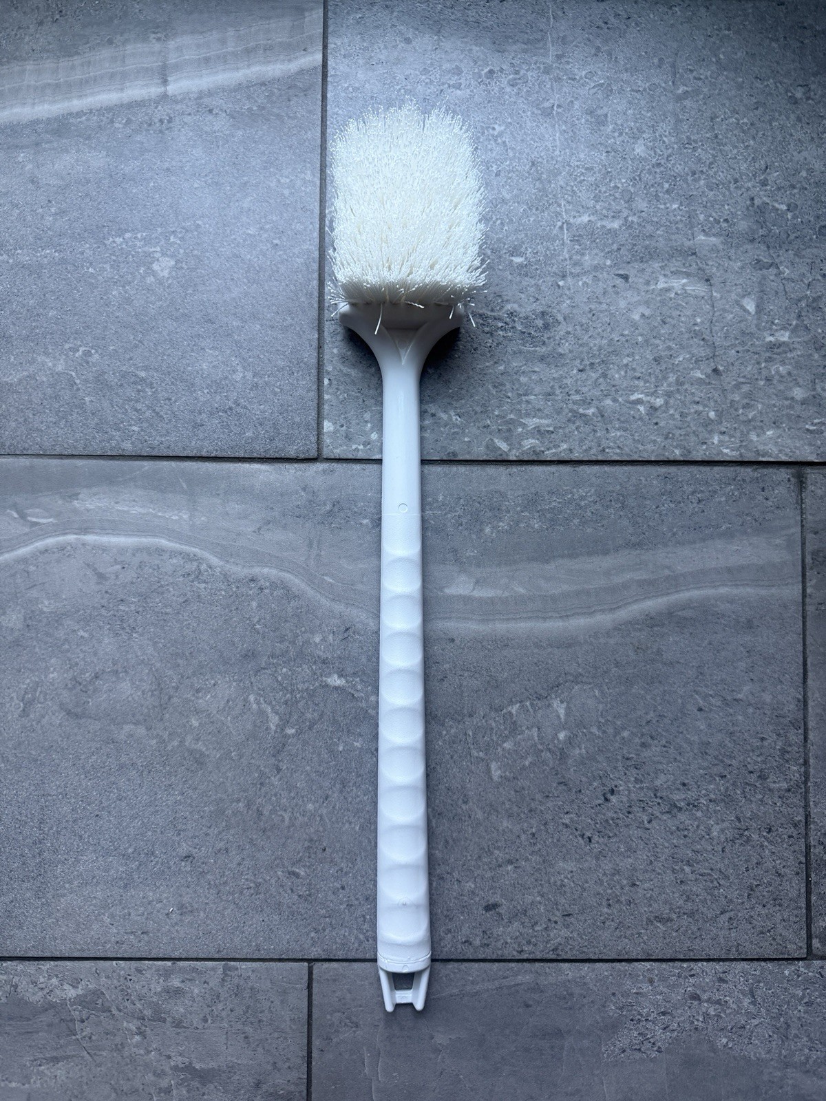 Uline ~ Plastic Utility Brush 20 Inch Long Handle Scrub Brush Kitchen White NEW