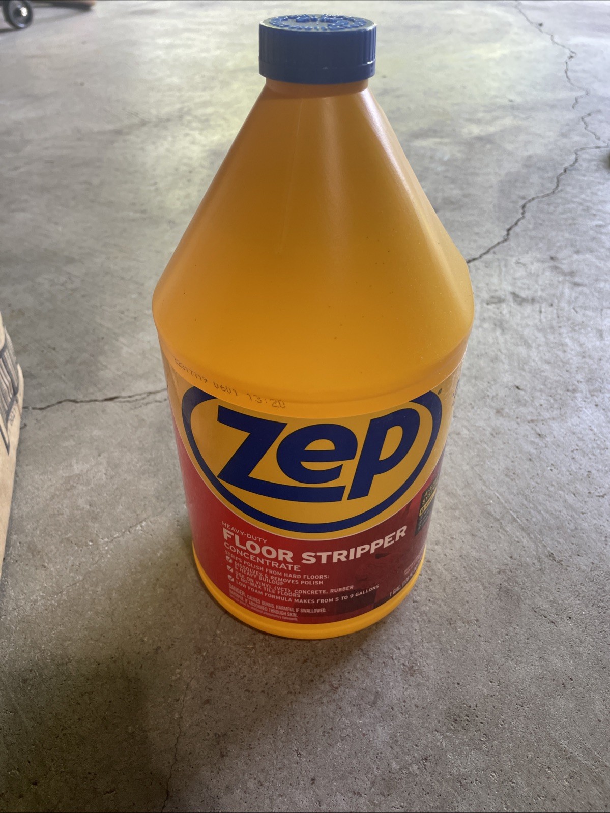 Zep, Inc. ZULFFS128 Floor Stripper, Low Foam, 1 Gallon Concetrate Clear