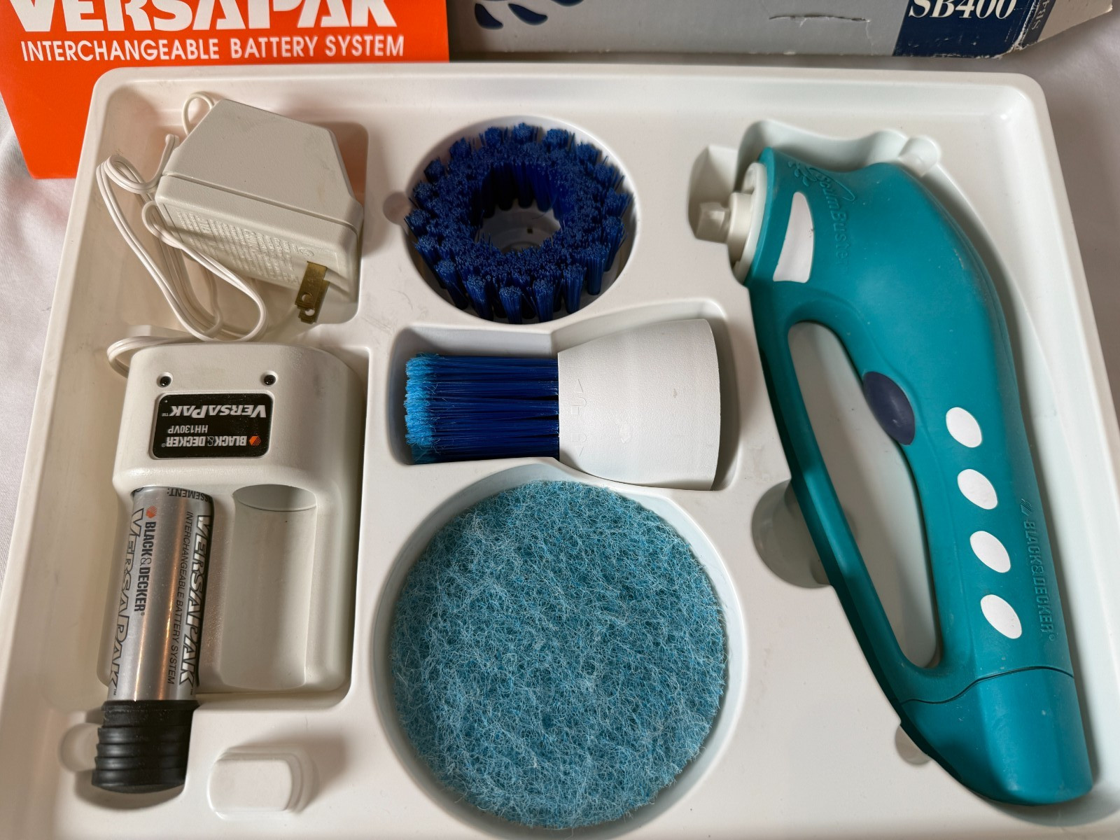 Black & Decker Scum Buster Kit Cordless SB400 Tub Tile ScumBuster Versa Pak VG