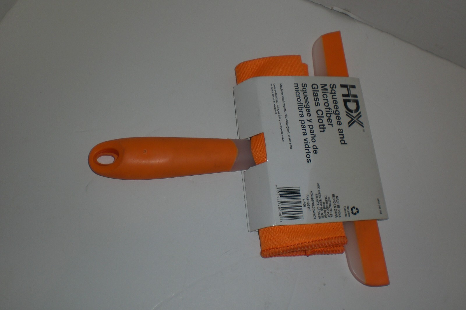 SQUEEGEE AND MICROFIBER GLASS CLOTH