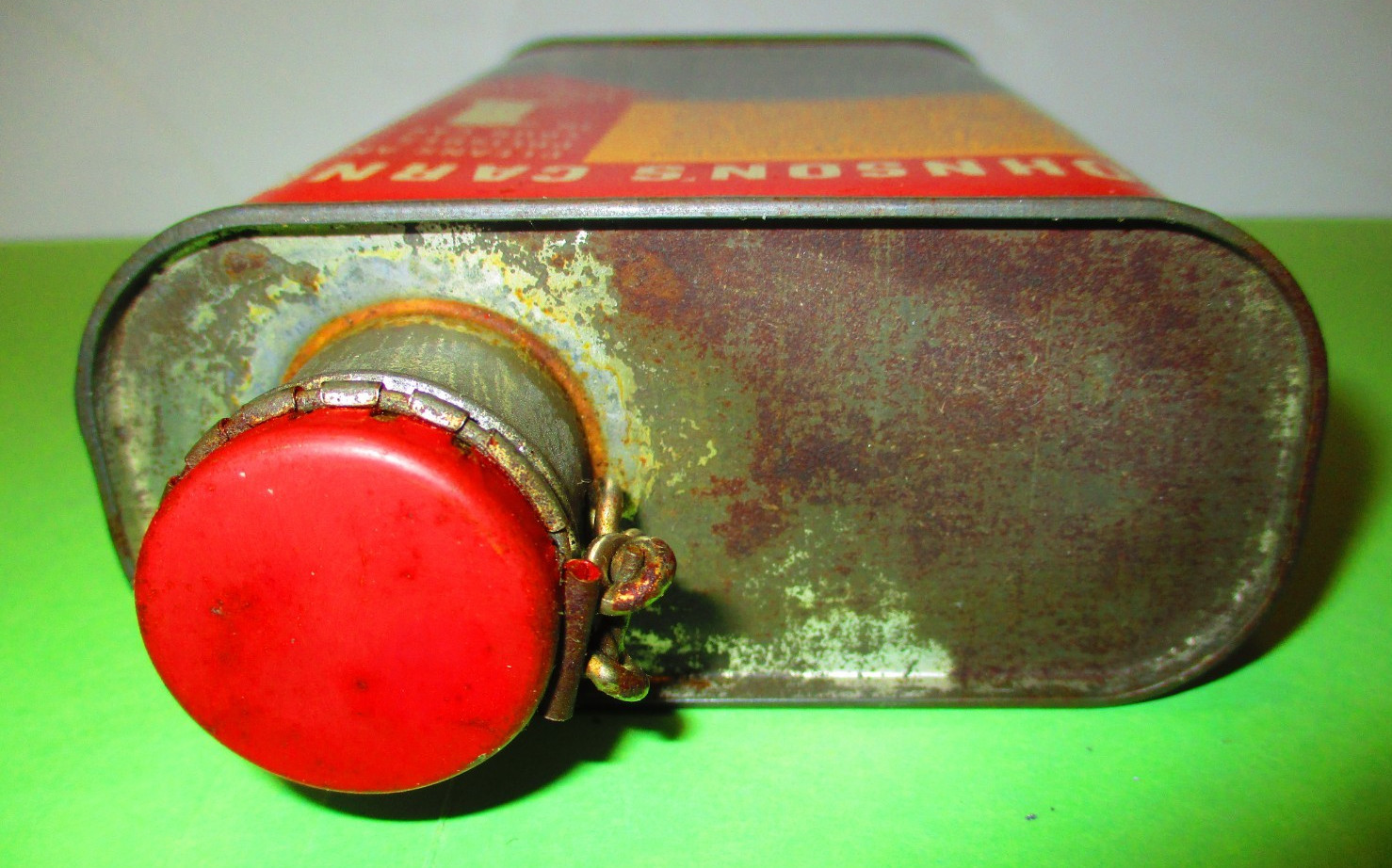 ORIGINAL COPYRIGHTED 1938 NEAR FULL TIN CAN OF JOHNSON’S CARNU BY JOHNSON’S WAX