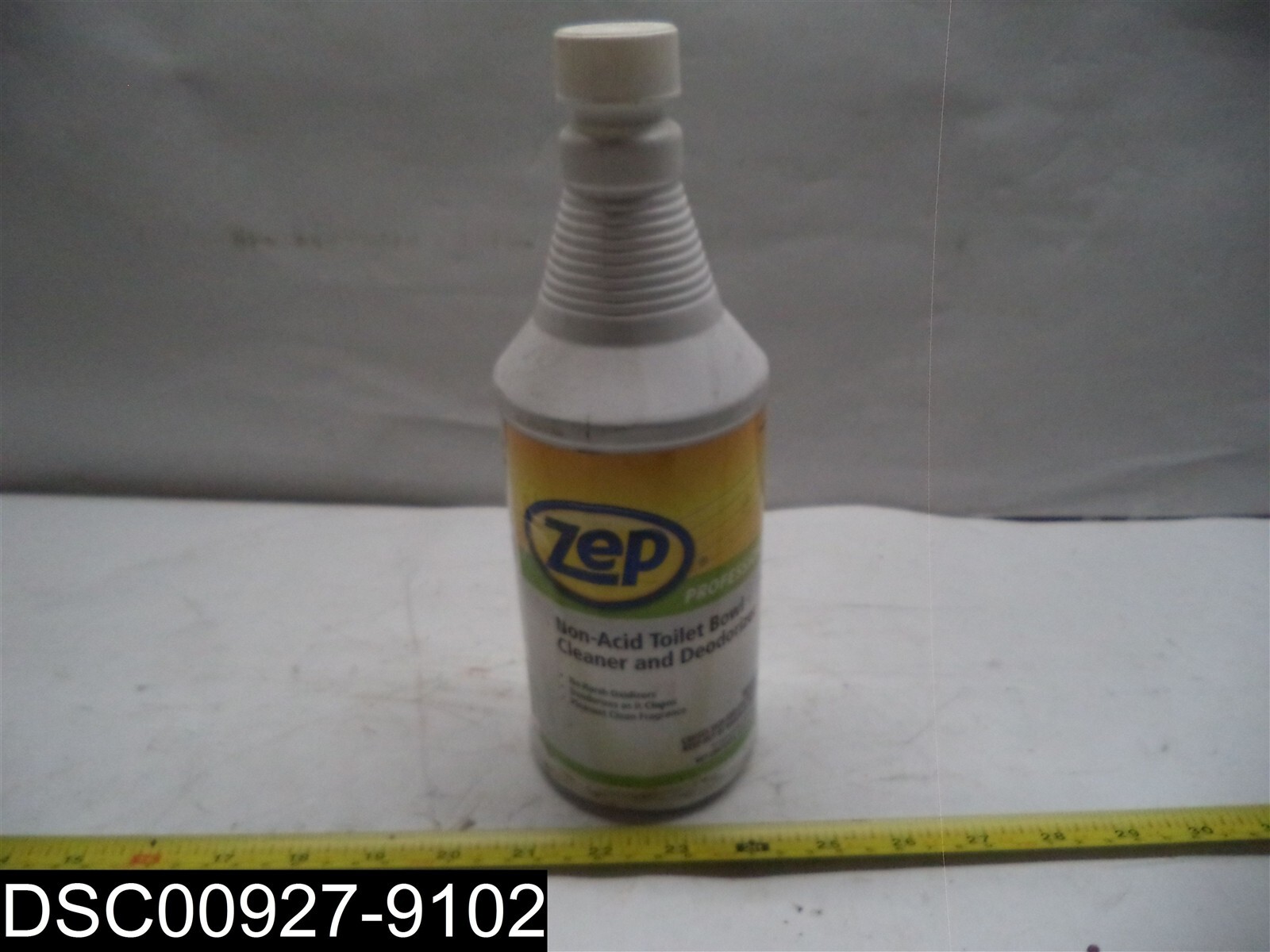 QTY=32 FL OZ. 3HUK9 ZEP Toilet Bowl Cleaner and Deodorizer