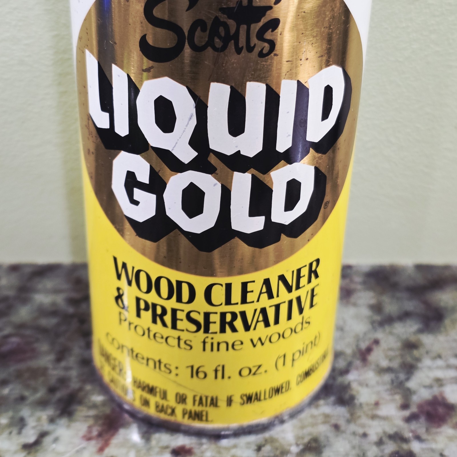 Scott’s Liquid Gold Pourable Lemon Scent Vintage Wood Cleaner Preservative