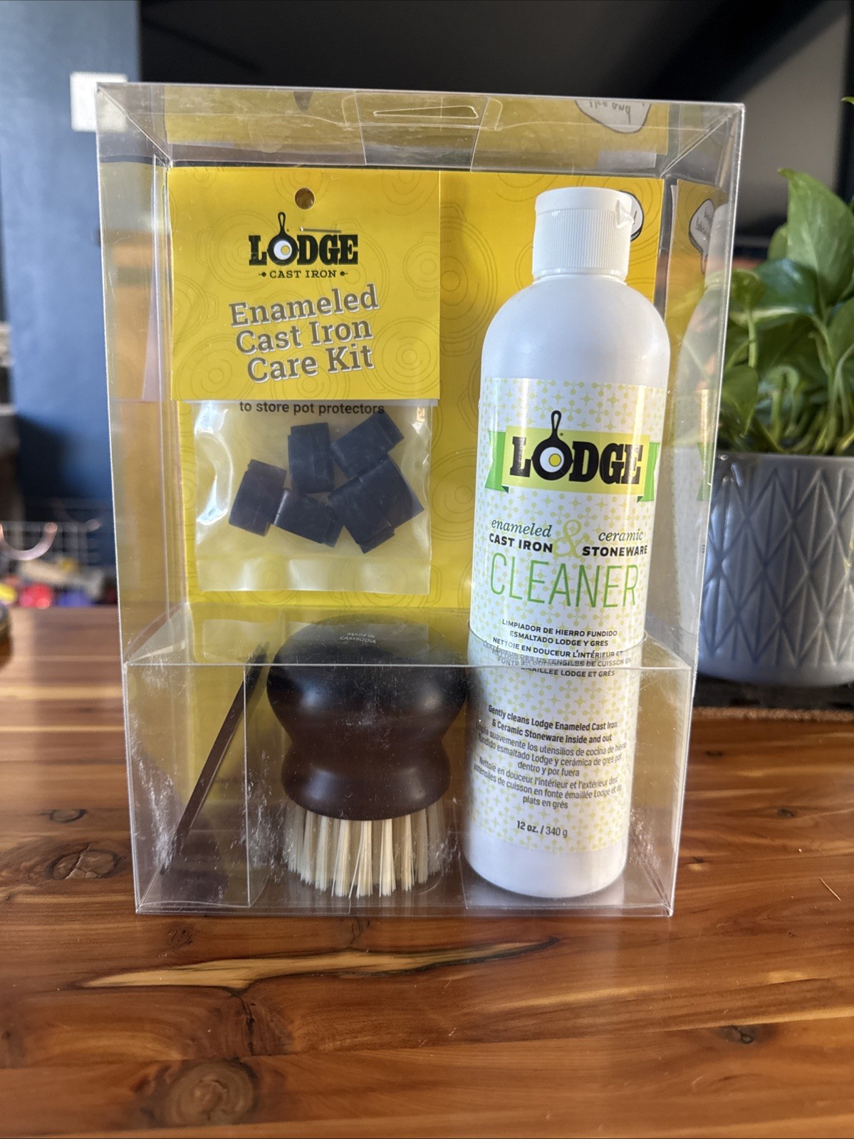 New LODGE Enameled Cast Iron & Stoneware Care Kit Cleaner Brush Scraper Set NIP