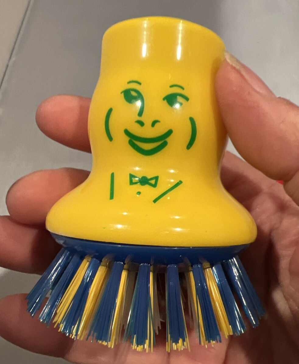 Mr. Scrub Refillable Pan Cleaner Scrubber Vintage Red Hat Yellow Face Taiwan