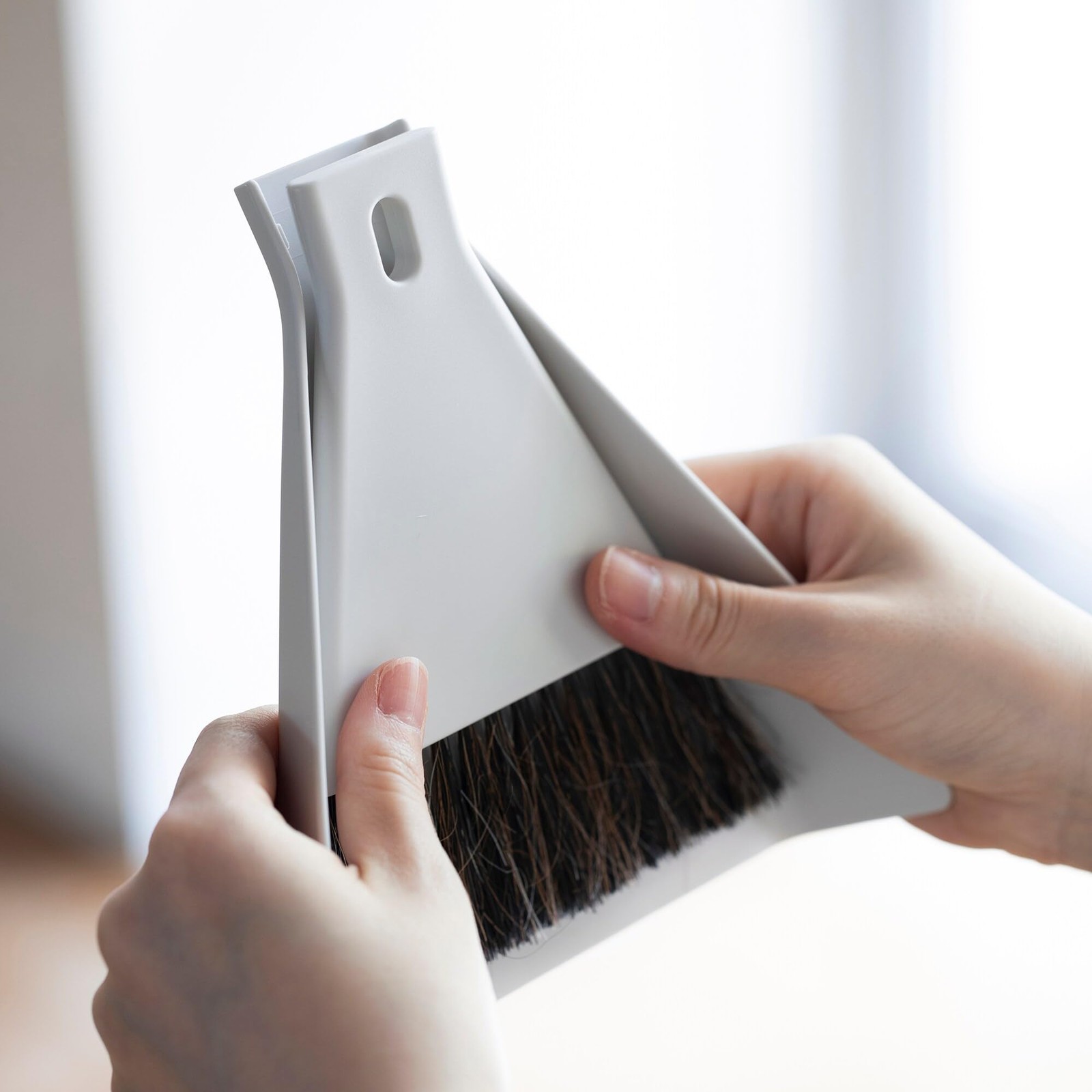 MUJI Tabletop Broom with Dustpan MA0DQA1A