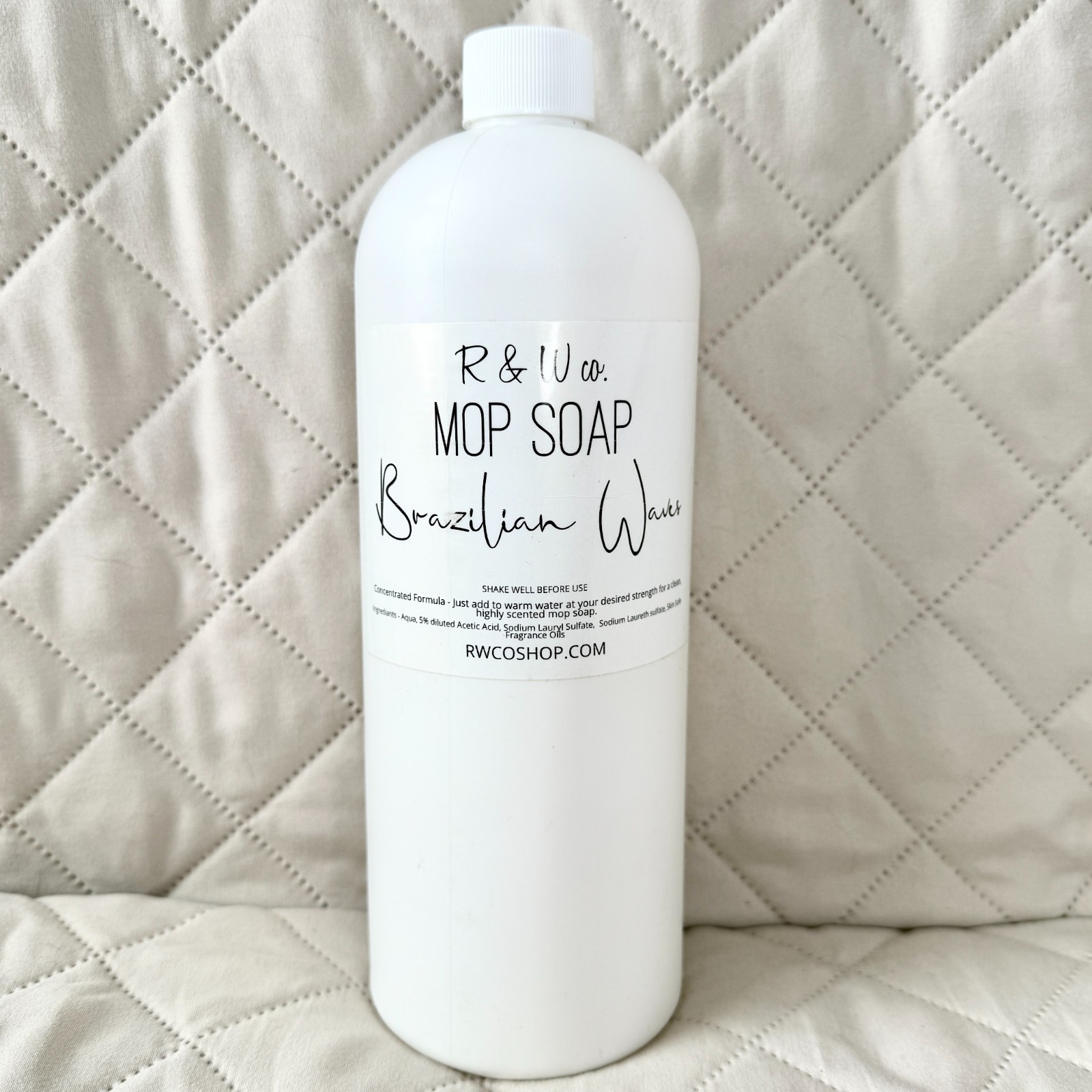 R&W Co. Original 32oz Premium Mop Soap Brazilian Waves Scented