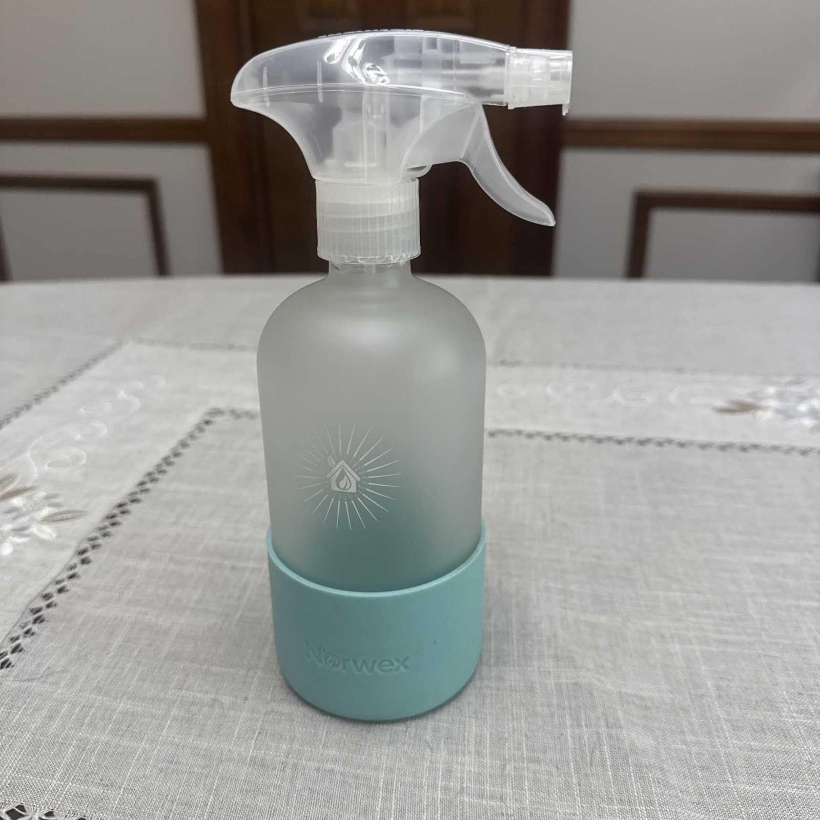 NORWEX FOREVER GLASS BOTTLE SPRAYER- SEA MIST SLEEVE-NEW IN BOX
