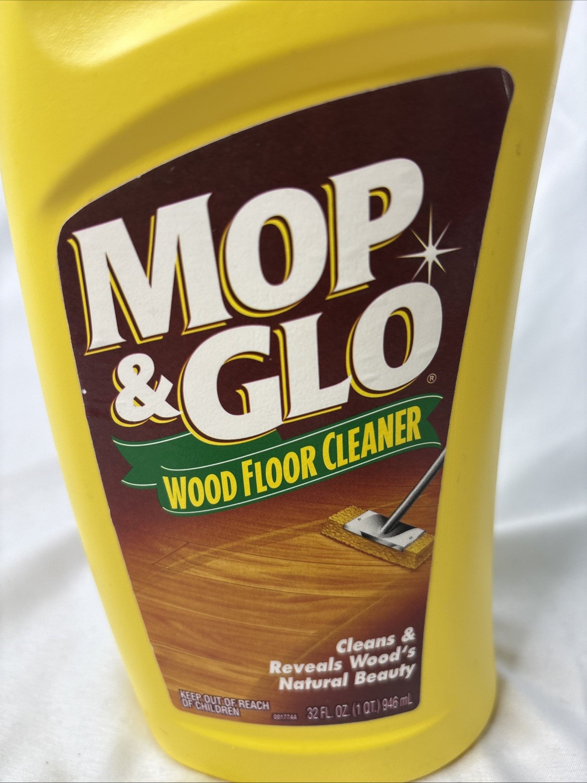 Vtg 1990s Mop & Glo Wood Floor Cleaner 32oz Full Discontinued NOS Movie Prop