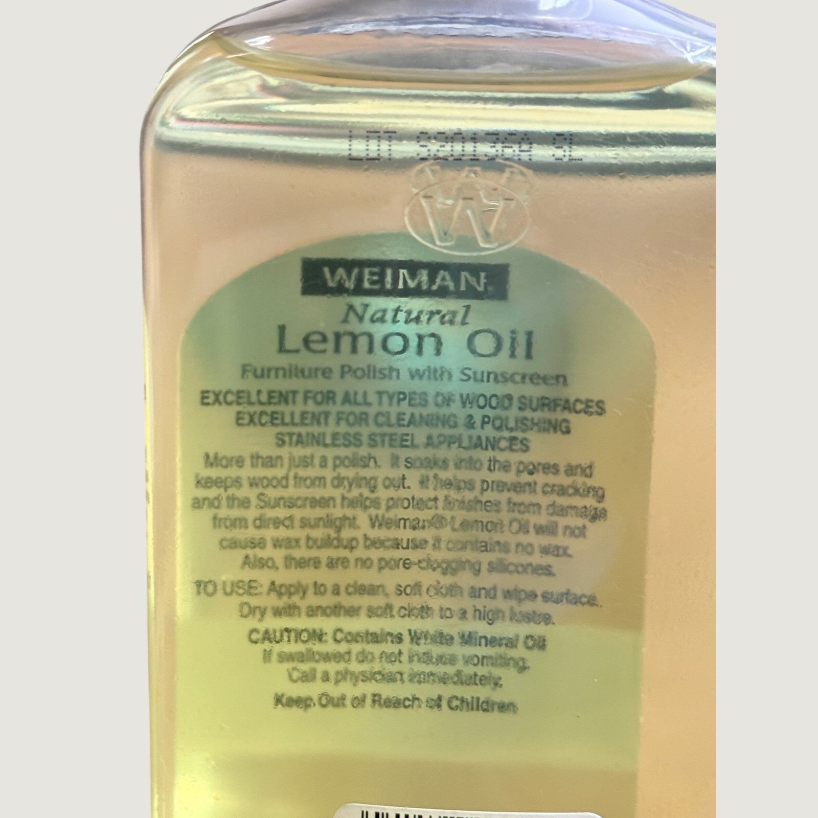 Weiman Natural Lemon Oil Furniture Polish with Sunscreen 16 fl oz Wood Cleaner