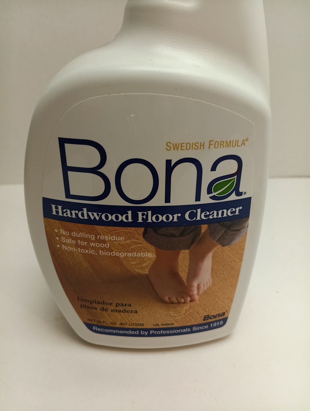 Bona Hardwood Floor Cleaner Large 32oz Spray Bottle Household Cleaning Product