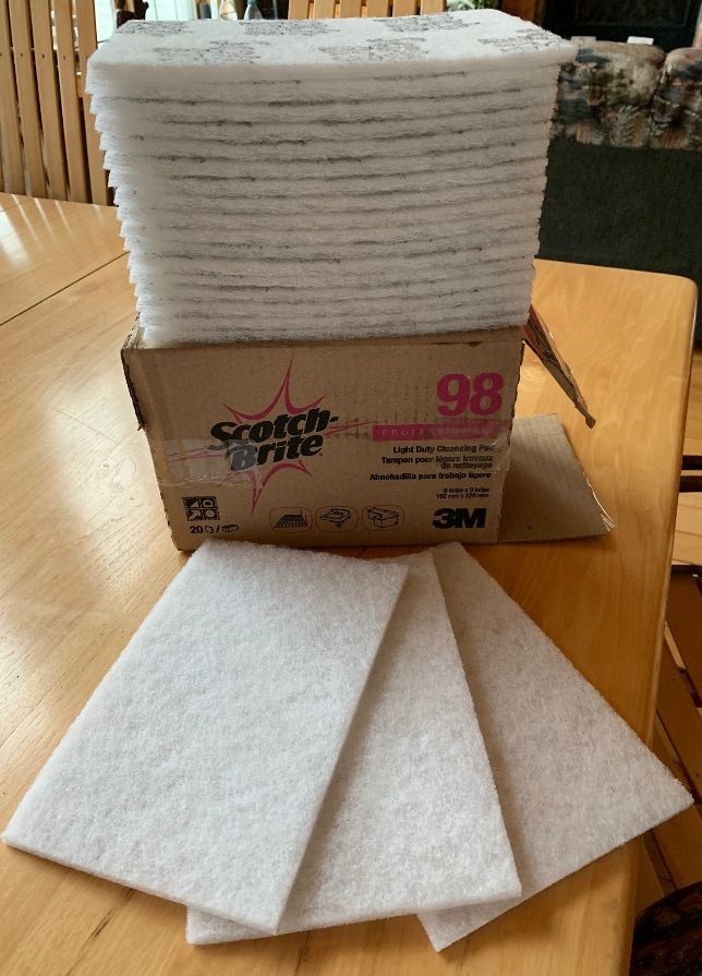 3M Scotch-Brite # 98 6″ x 9″ White Light Duty Cleaning Scrubbing Pad – 40 Pack