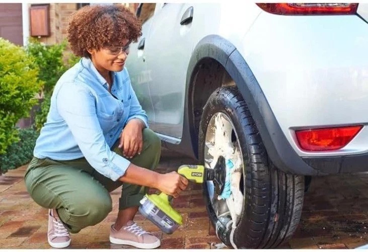 Compact 18V Green Power Scrubber Tool – Perfect for Quick and Efficient Cleaning