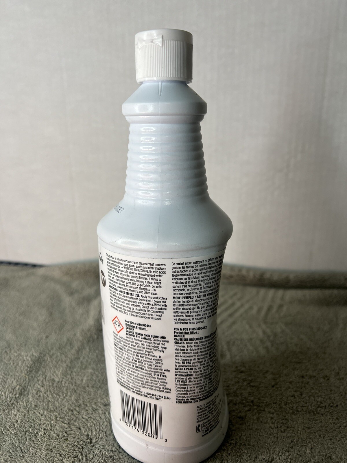 Diversey Emerel Multi-surface Creme Cleanser 4995295 R7 – 1 Quart/32oz Bottle(1)