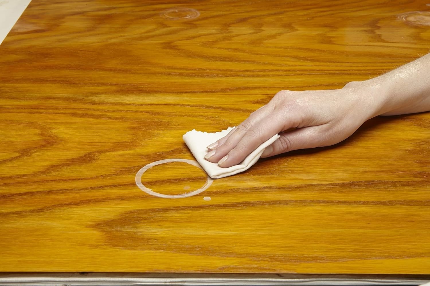 Effortless Water Ring Removal Cloth – Reusable & Unscented for Wood & Glass