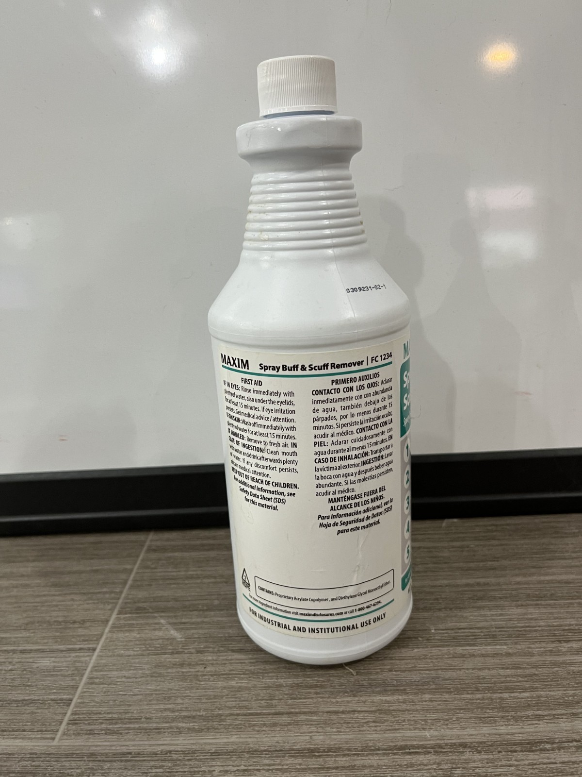 MAXIM Spray Buff & Scuff Remover Floor Cleaner 1 Quart 946 mL