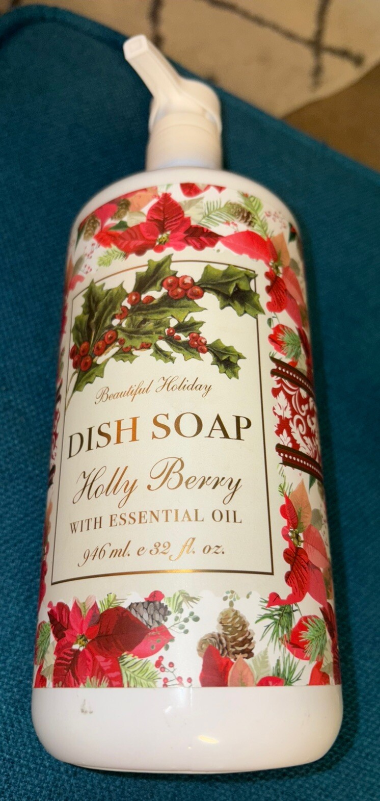 Home and Body Co. Beautiful Holiday Dish Soap HOLLY BERRY 32 oz New NOT SEALED