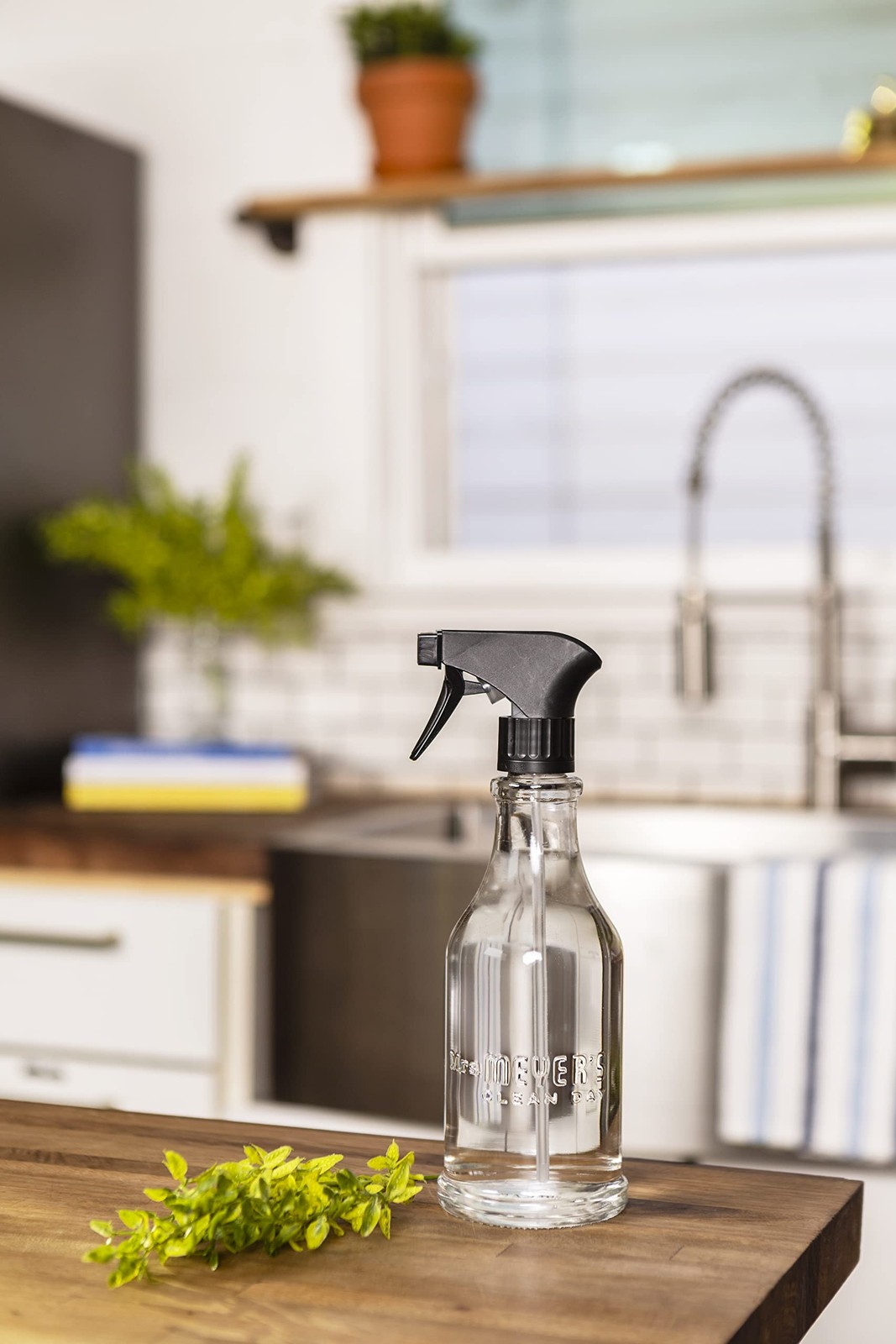 Multi-Surface Cleaner Dispenser Concentrate Starter Kit Glass 16 Fl Oz 2 Refills