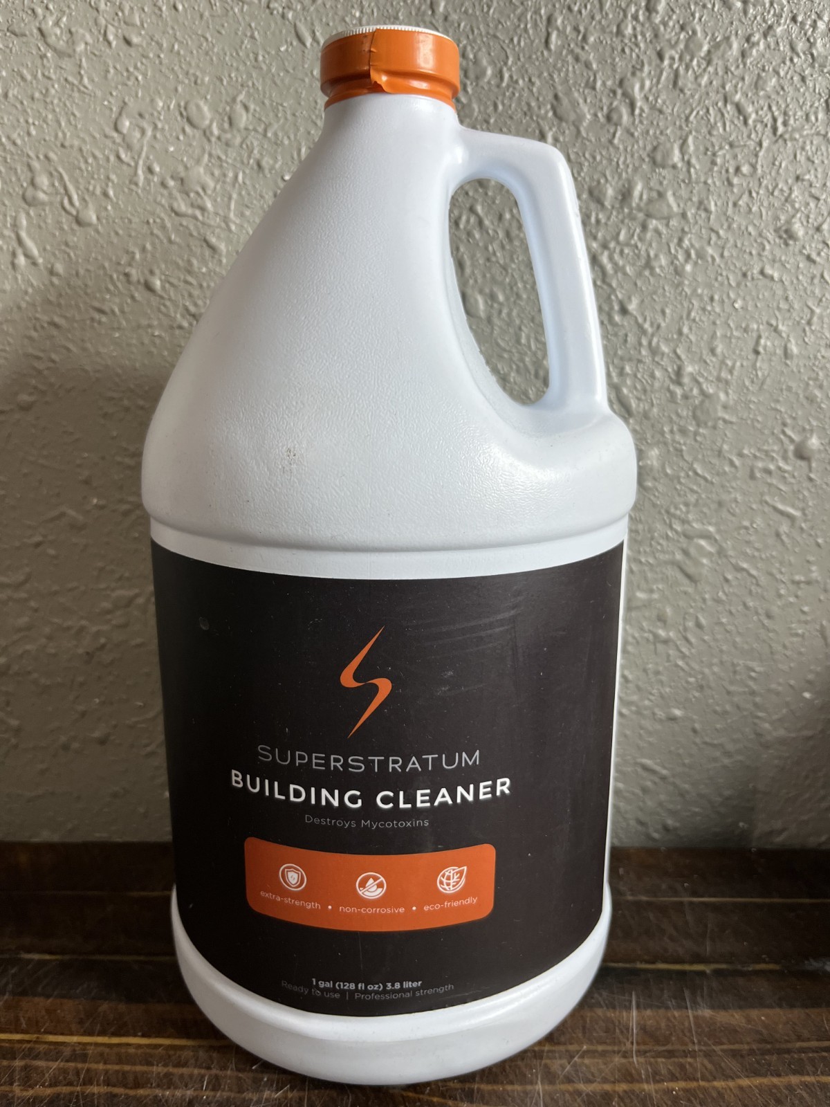 SuperStratum Building Cleaner 1 Gallon Professional Surface Cleaning Solution