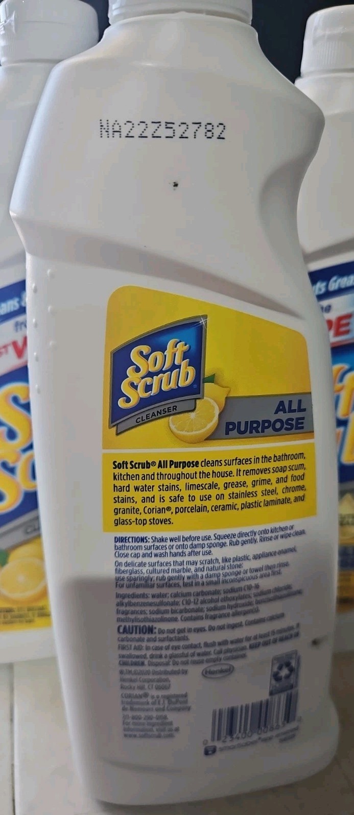 Soft Scrub LEMON Scent Heavy Duty Cleaner 24 oz. Deodorizes Tough Stains.
