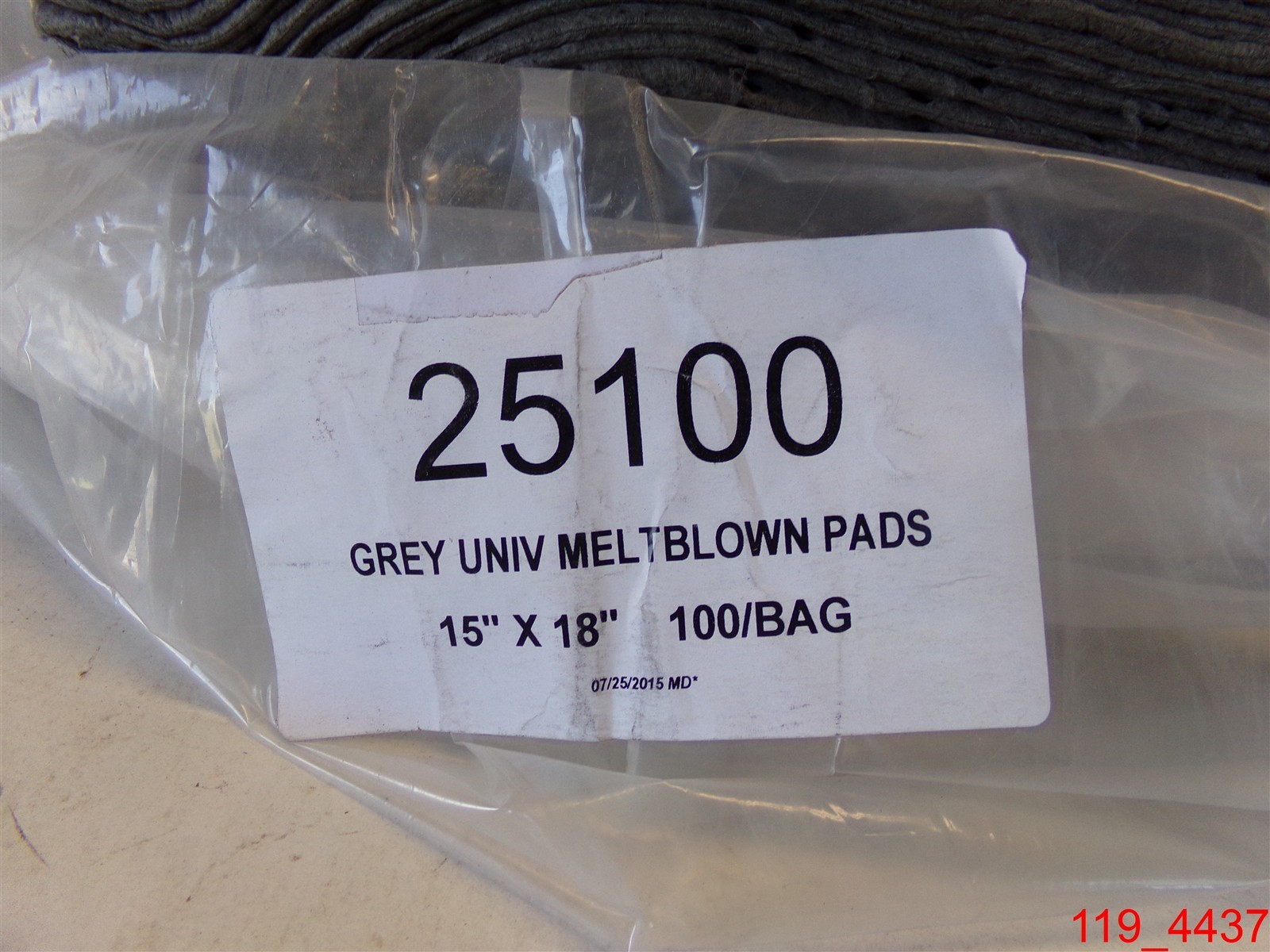 Qty=100: HIGH QUALITY GREY UNIV MELTBLOWN POLY PAD 25100 15″ x 18″