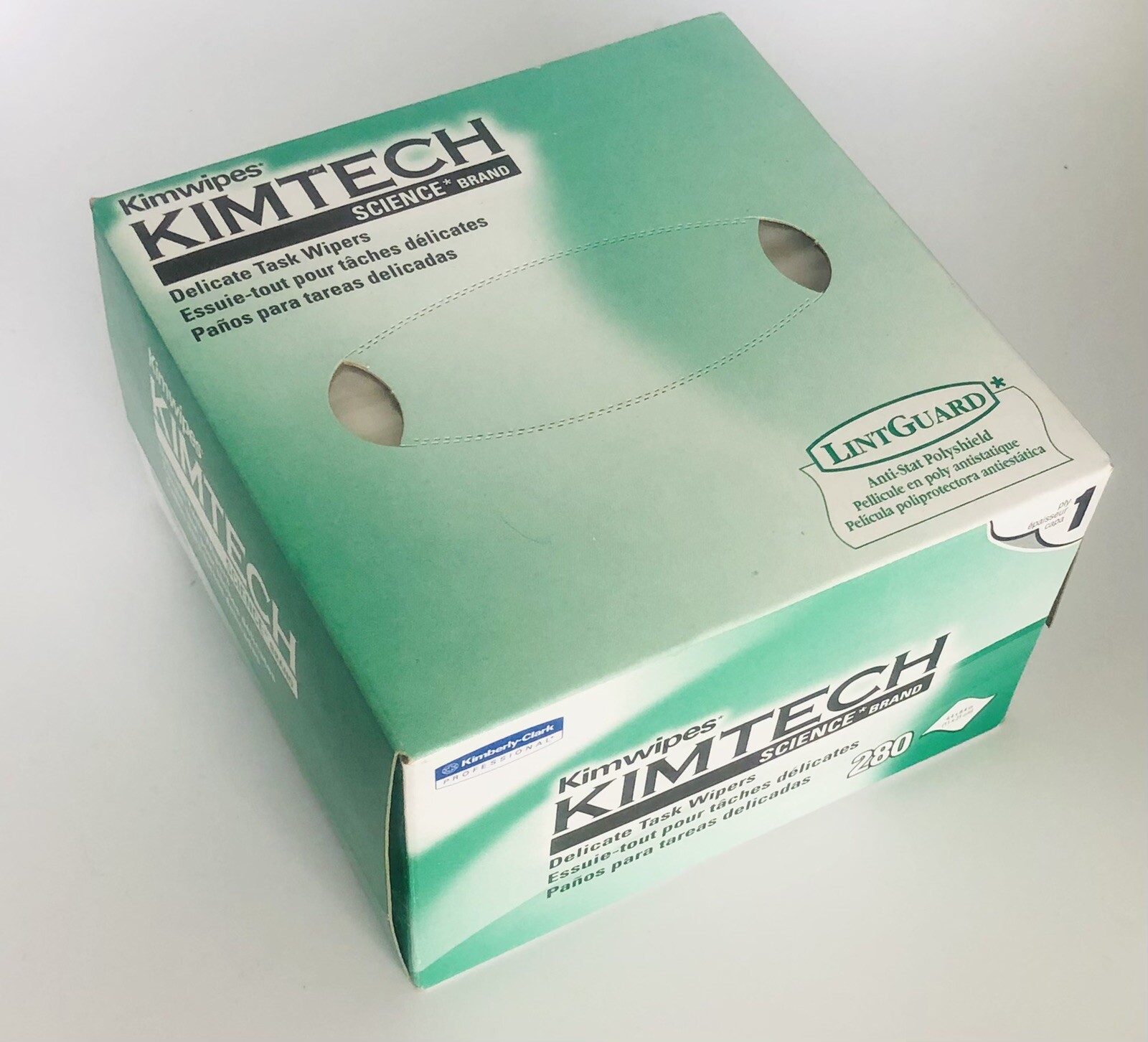KIMTECH SCIENCE 34155 Delicate Task Wipes -WHITE 4.4″ x 8.4″ (2 Box of 280)
