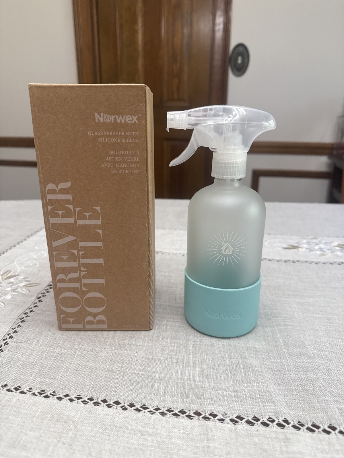 NORWEX FOREVER GLASS BOTTLE SPRAYER- SEA MIST SLEEVE-NEW IN BOX