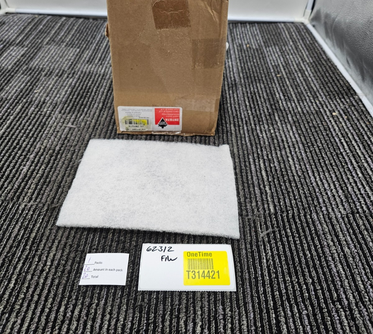 (QTY 20) Tough Guy 2NTG7A 9 in L x 6 in W x 1/4 in H, Scouring Pad, Polyester