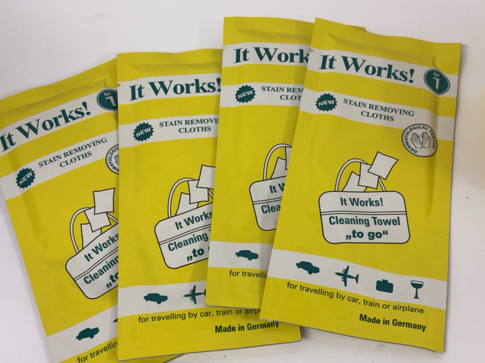 It Works! Stain Remover Kit 2 Tubes 3.8oz 4 Cloths 2 Sponges