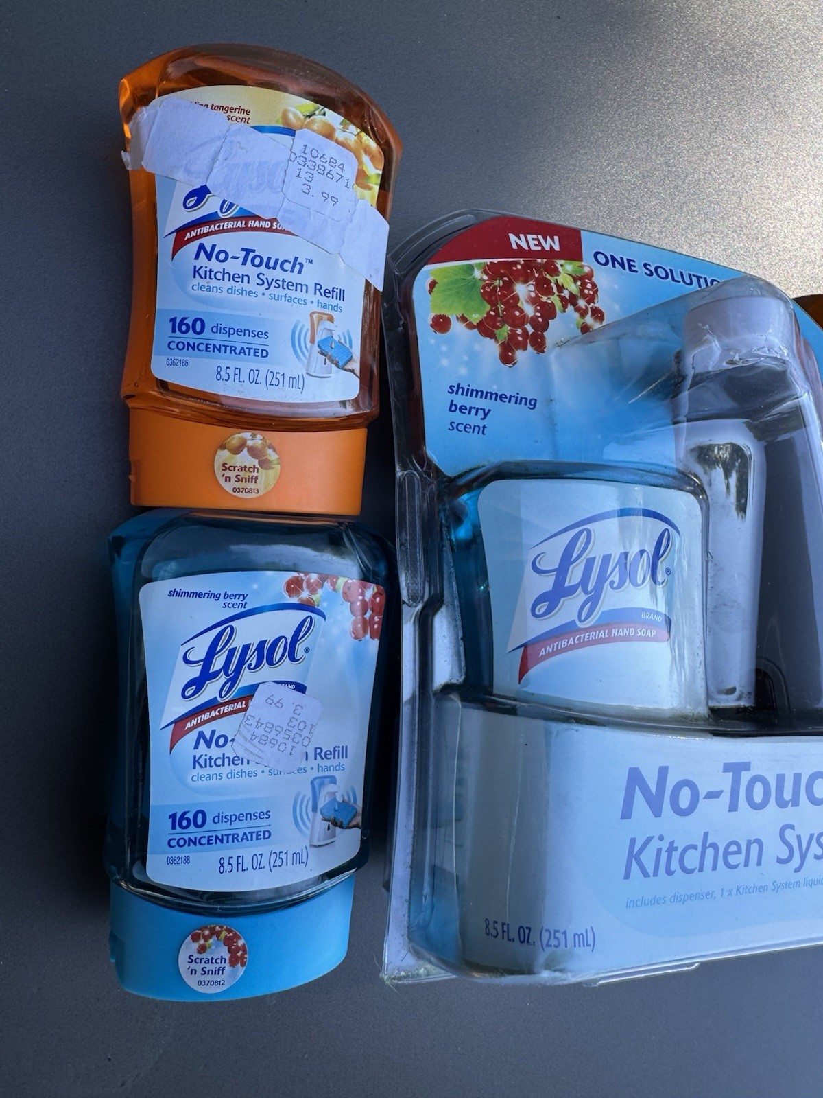 Lysol No-Touch Kitchen System Soap Dispenser + 4 Refills 8.5 fl oz