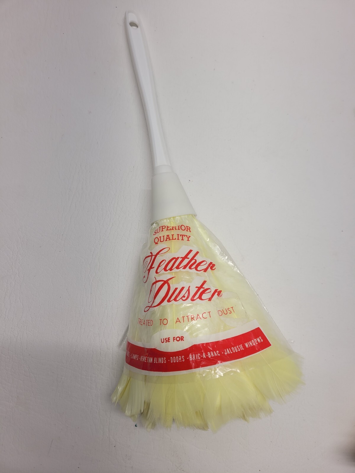 Vtg Feather Duster Household Cleaning Tool MCM Retro, Plastic Handle NOS Yellow