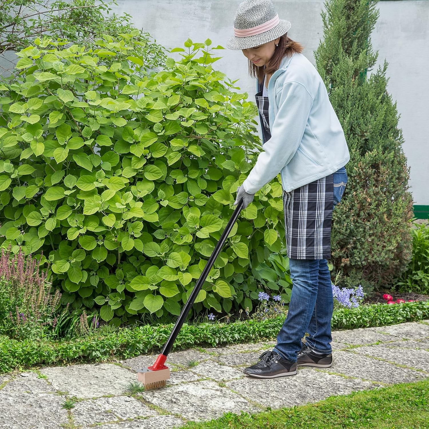 Long-Handled Moss Scraper (53 in), with wire brush and blade, (3 Brush Heads)