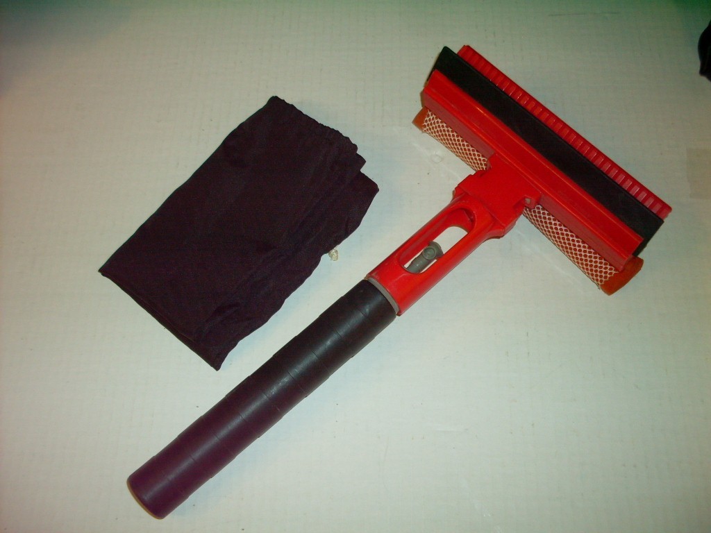 Windshield Sponge/Squeegee with Attached Cleaner Spray-reservoir and Travel bag