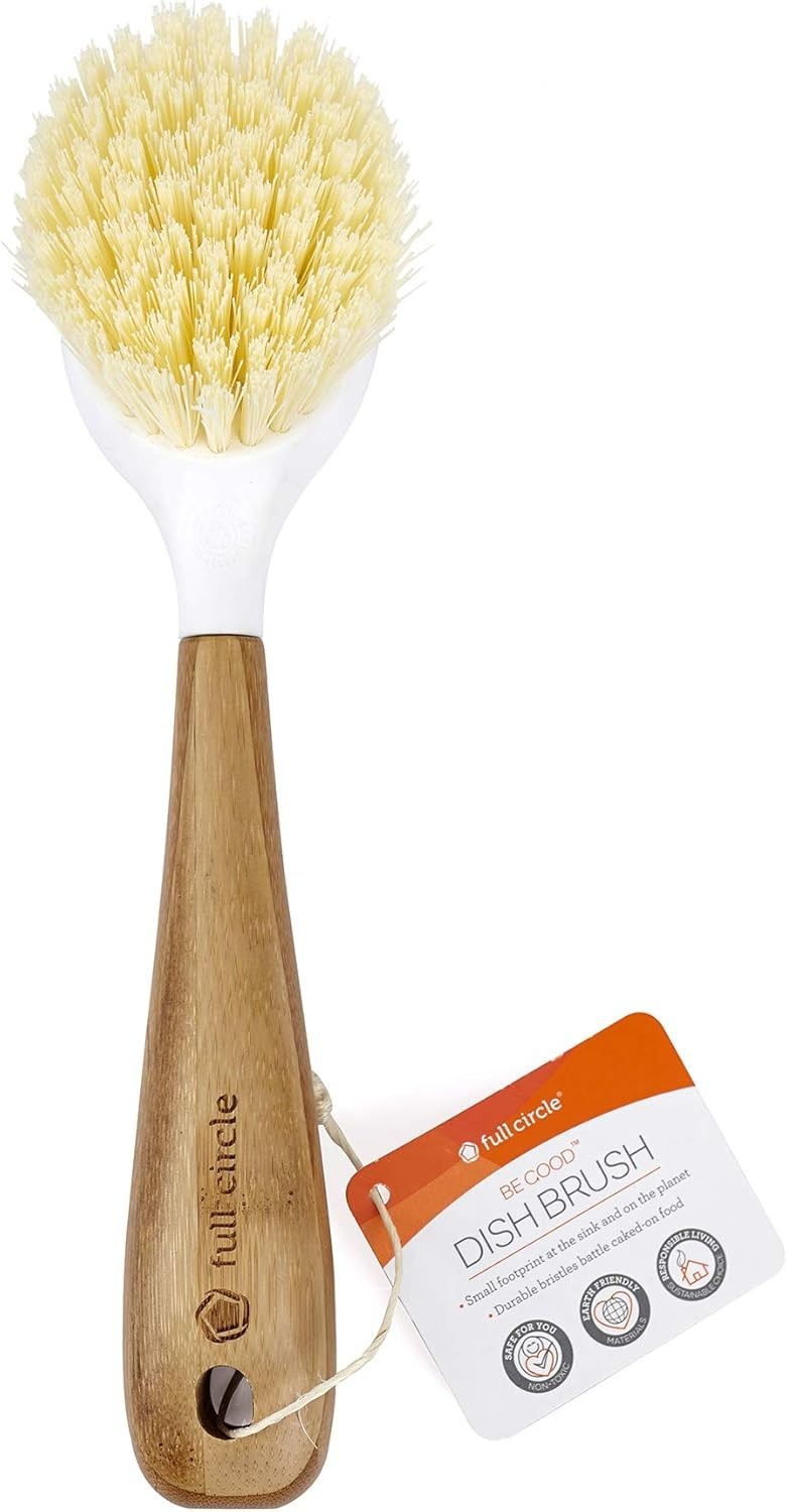 Daily Dish Brush: Eco-Friendly Bamboo Handle for Cast Iron & Nonstick Cookware