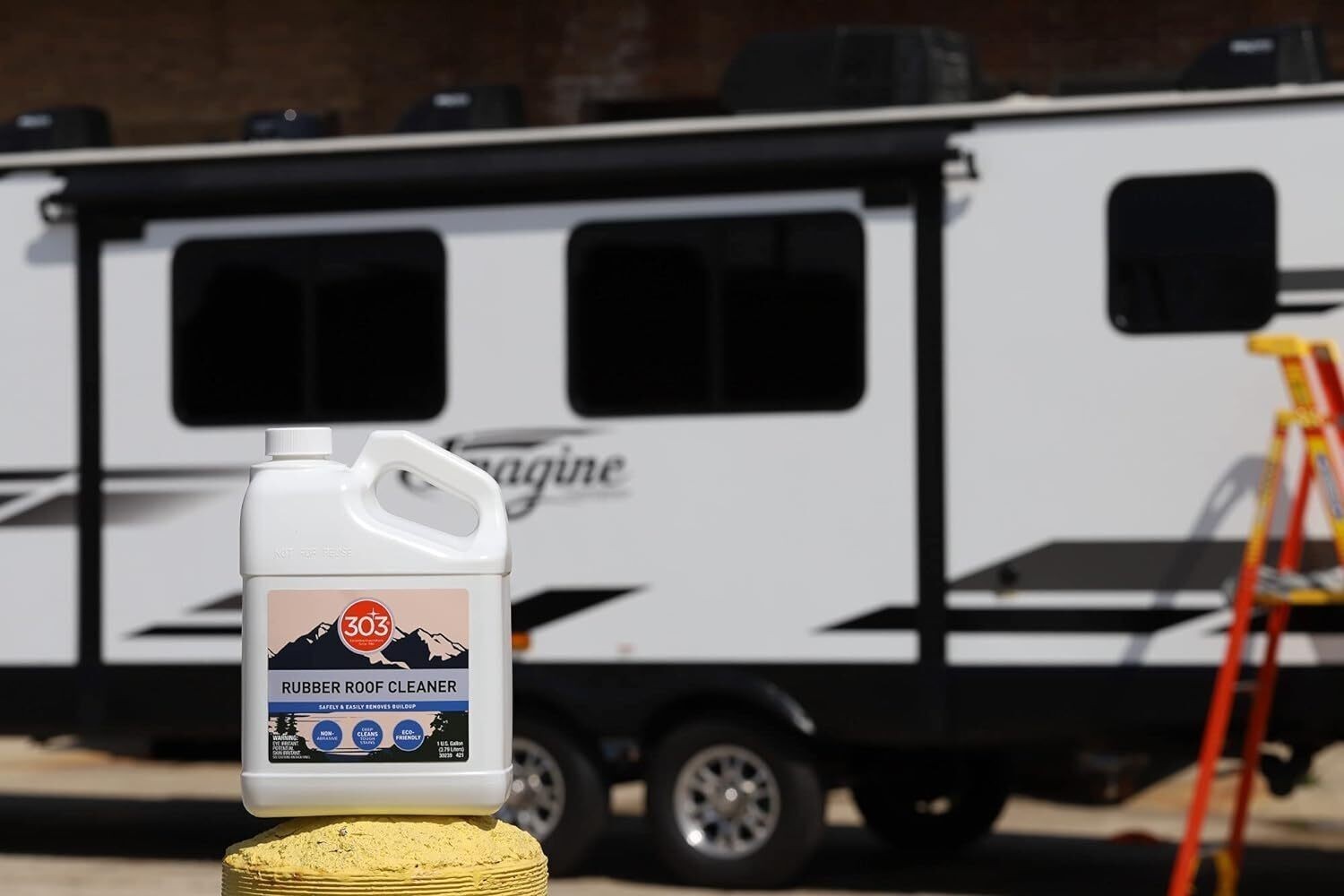 Rubber Roof Cleaner Safely Removes Build Up on The Roofs RVs Camper Pop-Ups New