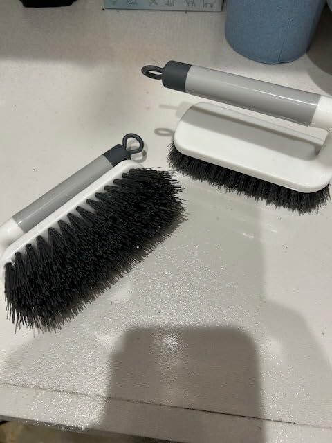 2Pcs Scrub Brush Heavy Duty Cleaning Scrubbing Brushes With Handle For Bathroom