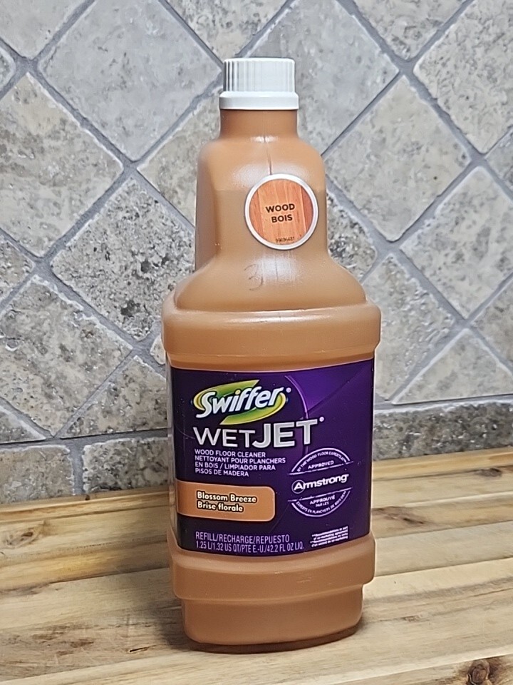 Procter & Gamble 23682 Swiffer WetJet Wood Floor Cleaner 1.25L Refill