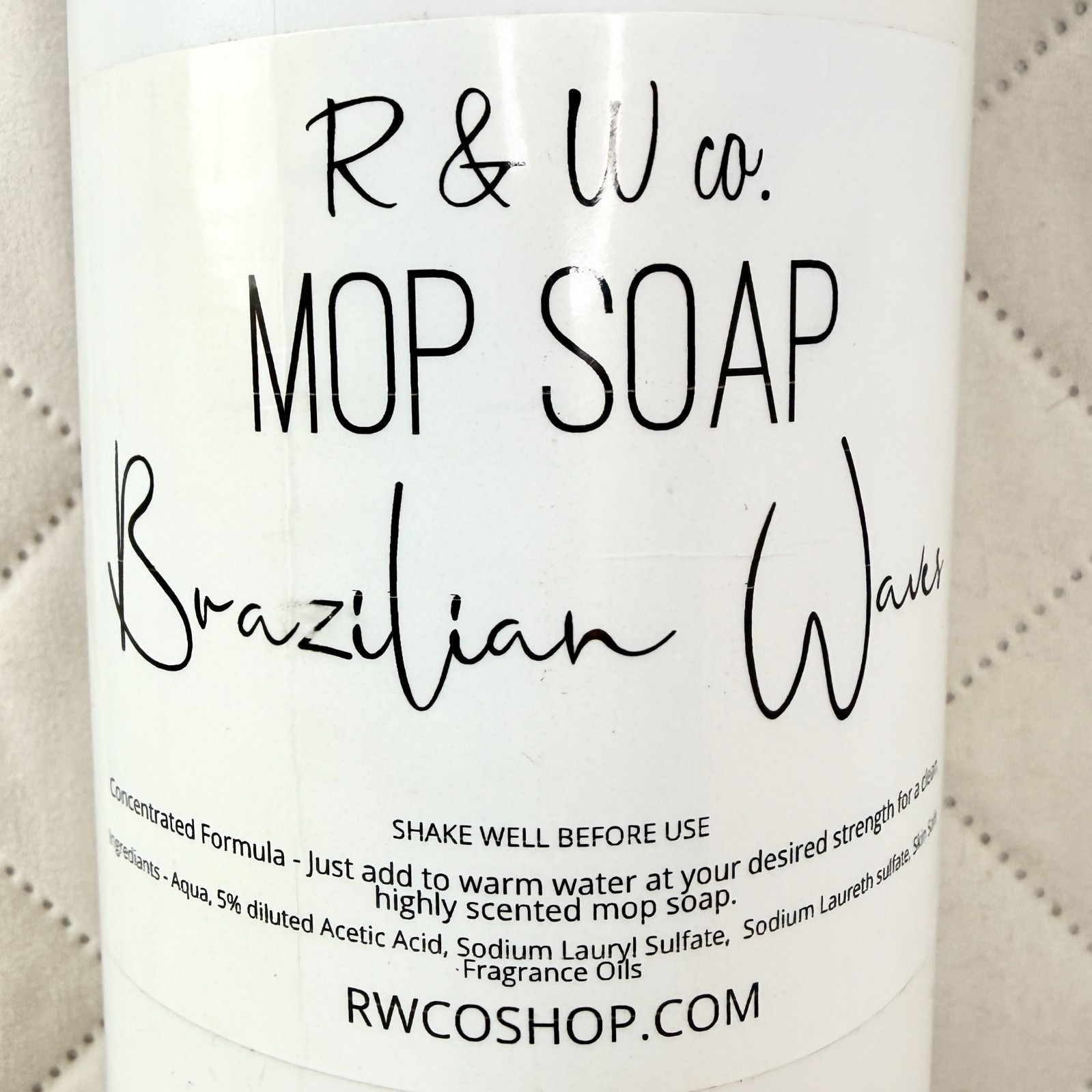 R&W Co. Original 32oz Premium Mop Soap Brazilian Waves Scented