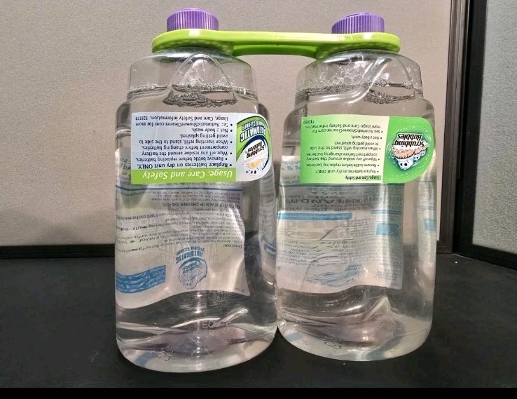 Scrubbing Bubbles NEW Automatic Shower Cleaner And 3 Bottles Of Cleaner. Read!