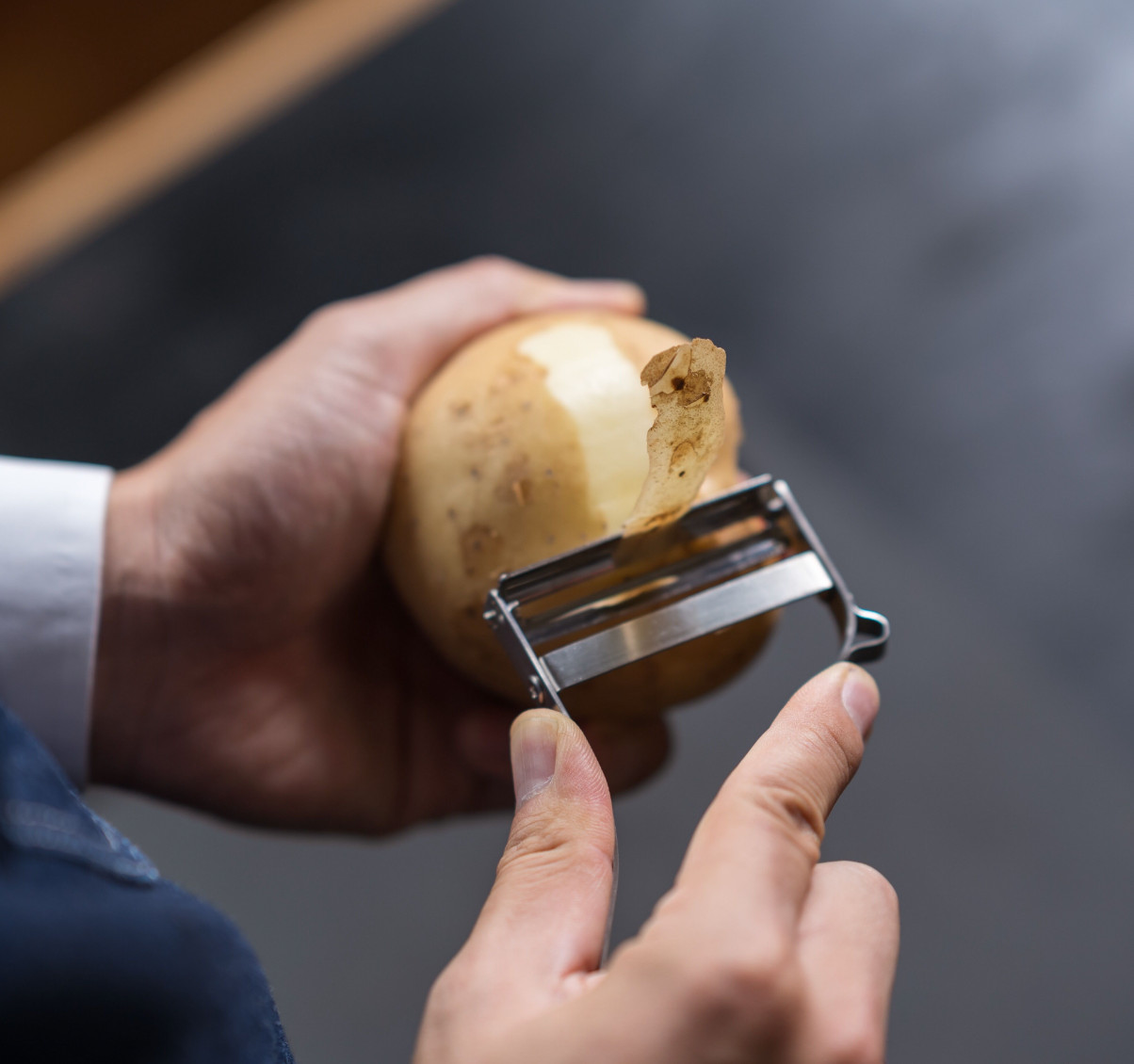 Peeler with the ultimate sharpness Loved by chefs Right-handed Made in Japanese