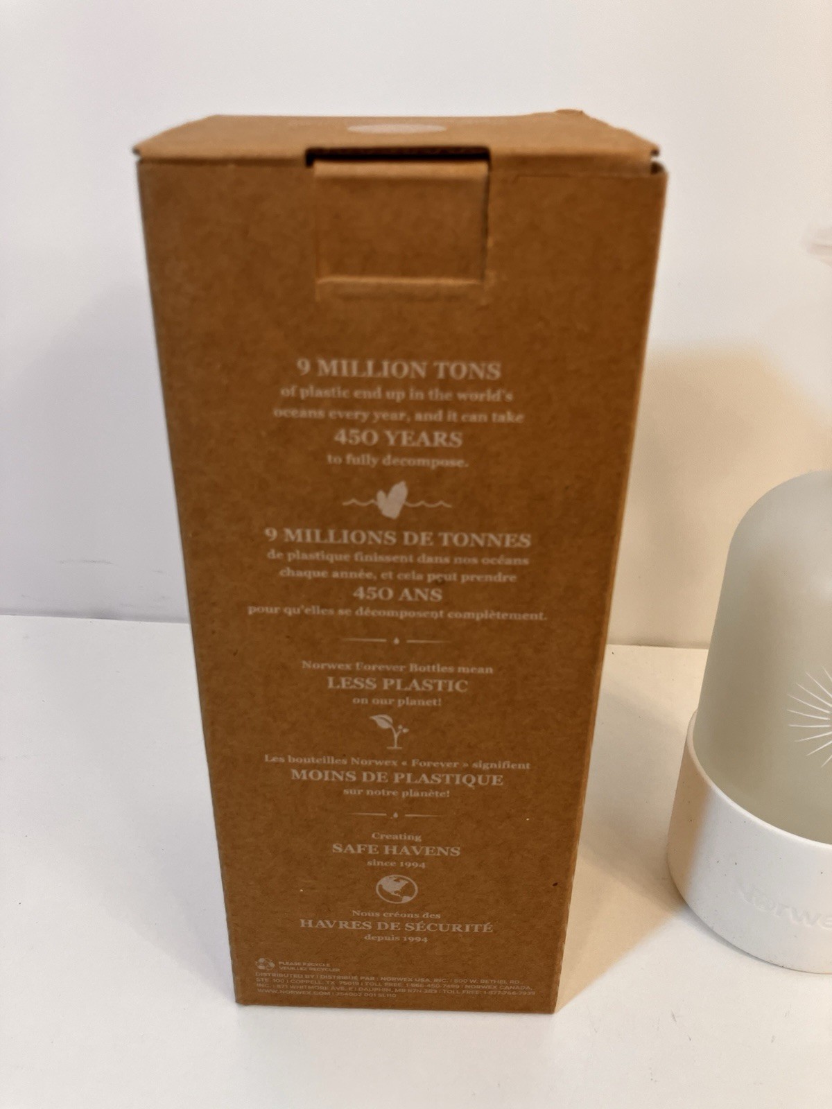 Norwex Forever Bottle Glass Sprayer Silicone Sleeve White NEW in Box