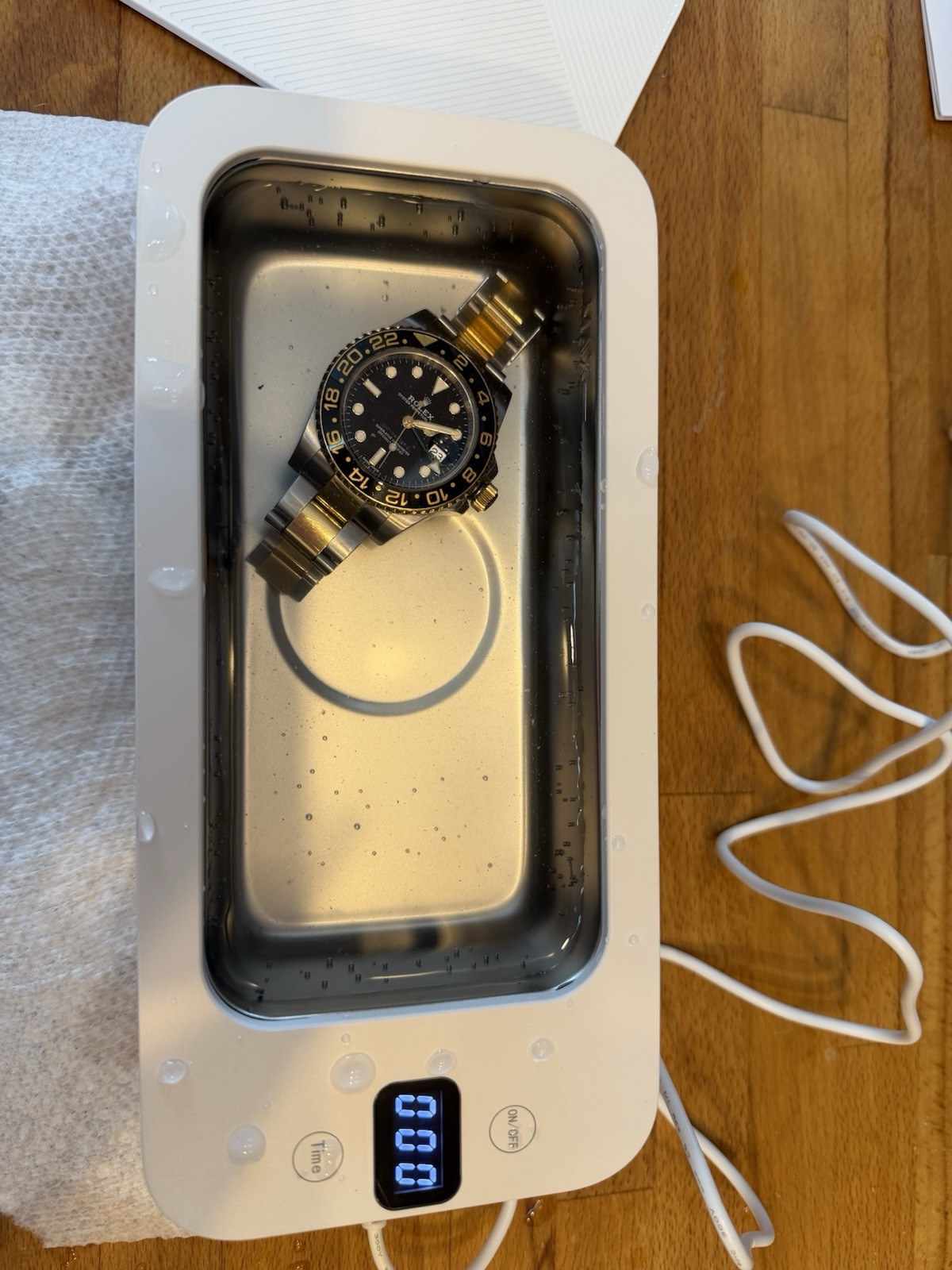 Ultrasonic Cleaner – 50KHz Cleans Jewelry, toothbrush, razors- Super Efficient