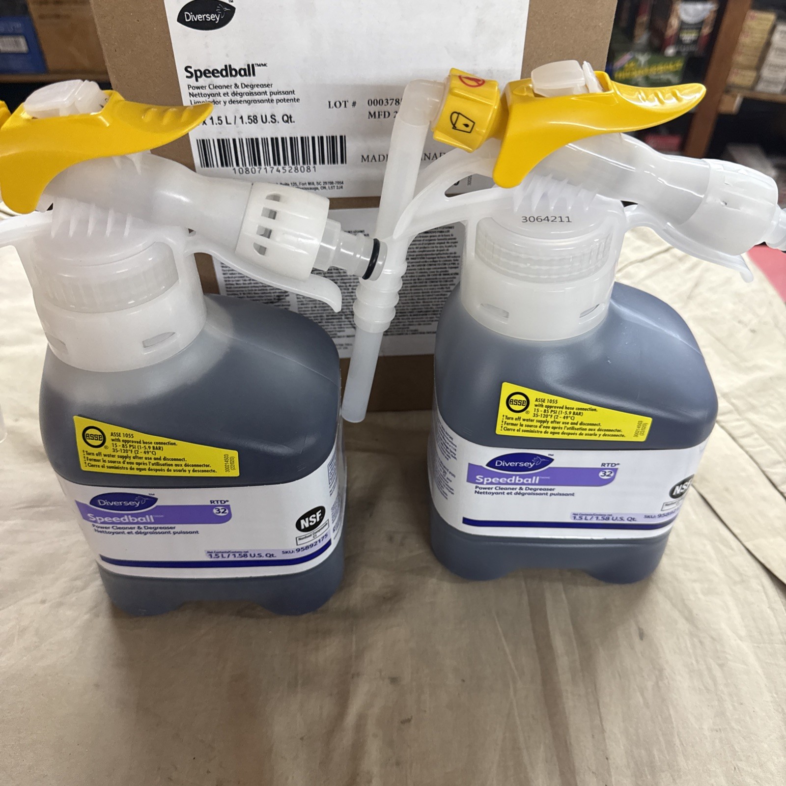 Diversey 95892175 Heavy Duty Cleaner Degreaser Concentrate, 2-1.5L