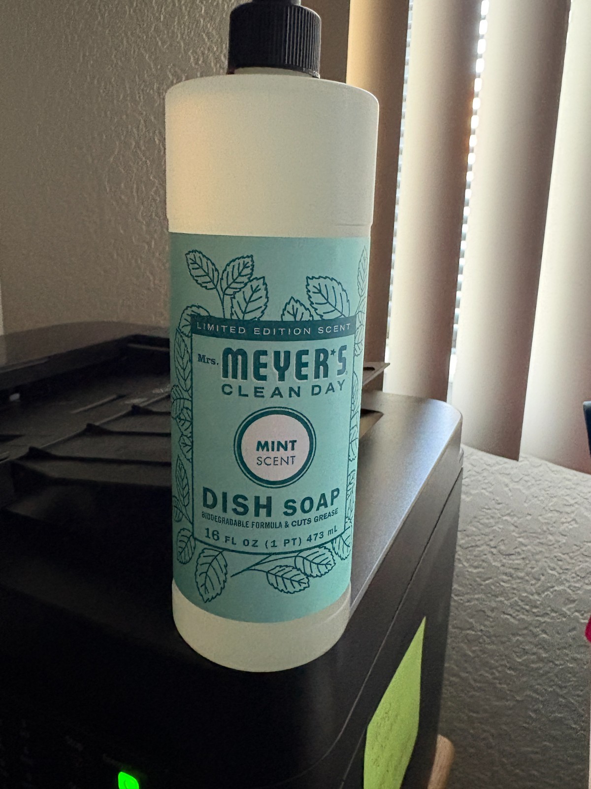 Mrs Meyers Liquid Dish Soap Peppermint-Snowdrop-Orange Clove 16 oz