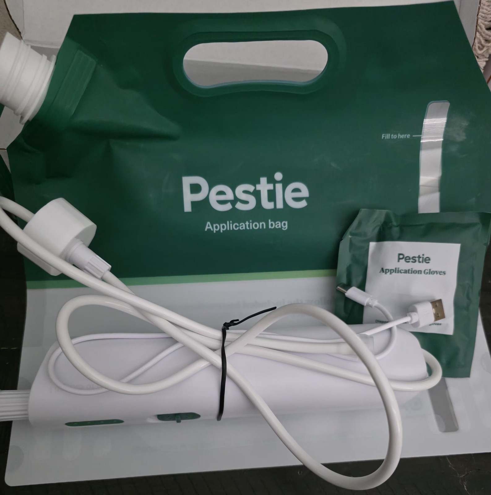 PESTIE RECHARGEABLE SPRAYER HOME & LAWN (SPRAYER & BAG & GLOVES ONLY) NEW IN BOX
