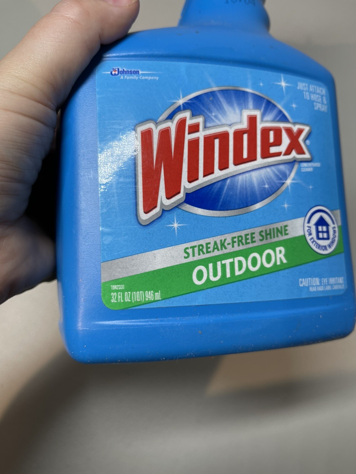 Windex Outdoor Glass and Patio Cleaner Spray Streak Free Attach To Hose, 32 oz