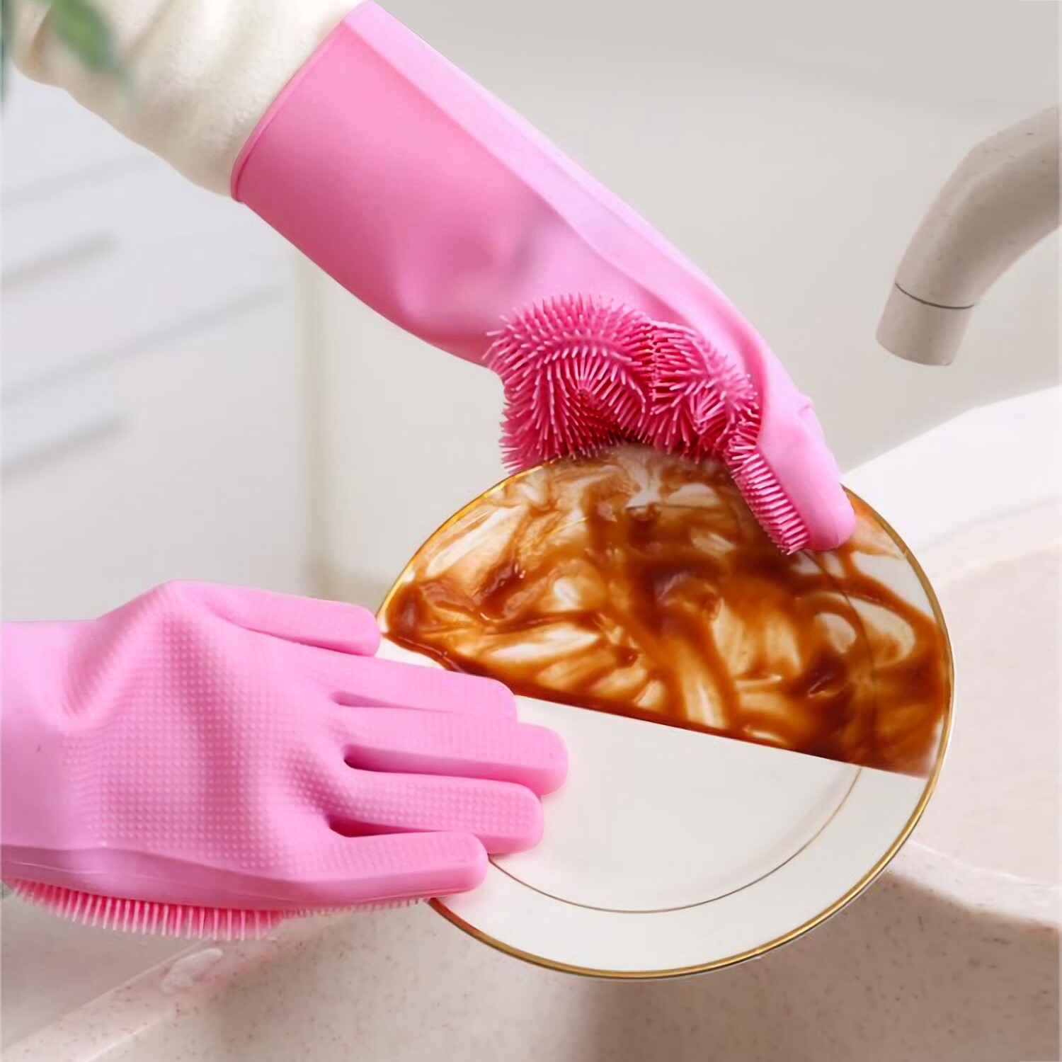 New Magic Silicone Brush Gloves – Heat Resistant Dishwashing & Pet Scrubber