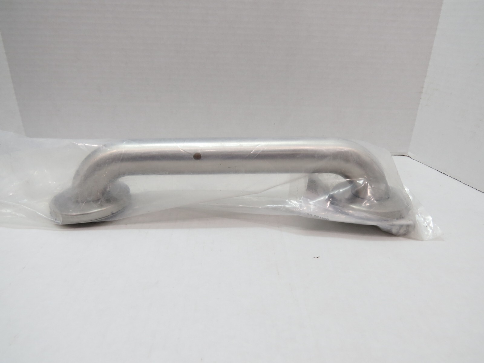 Moen 8912 Bathroom Safety 12-Inch Stainless Steel Bathroom Grab Bar (I2E676C)