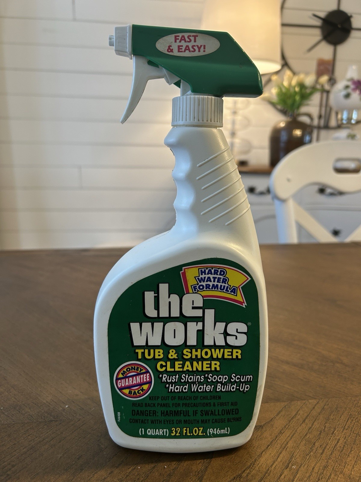 The Works Tub & Shower Cleaner (2) Rust Stains Hard Water Buildup See Descrip