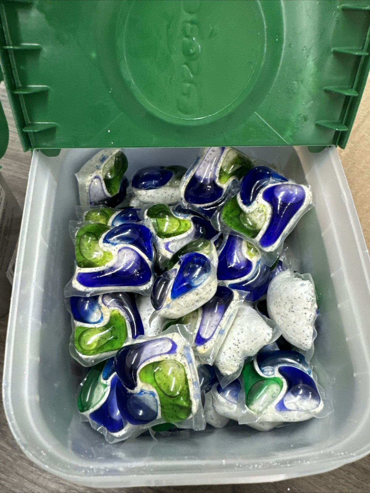 102 Actionpacks Dawn Cascade Platinum Dishwasher Detergent Pods Fresh Scent ALot